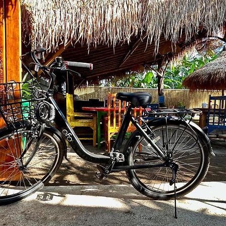 Gili Land Hotel Gili Air Bagian luar foto