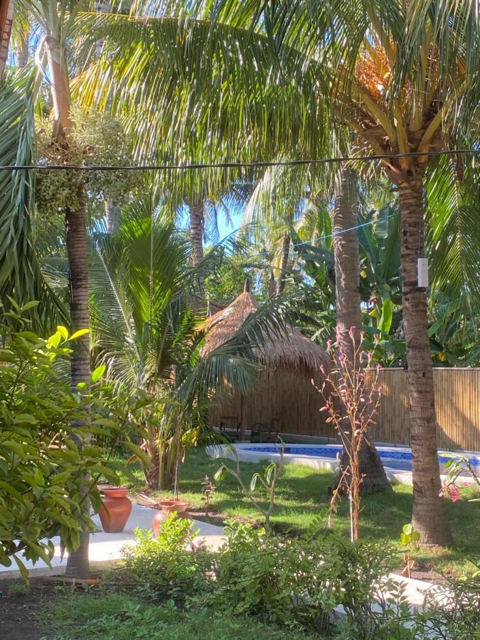 Gili Land Hotel Gili Air Bagian luar foto