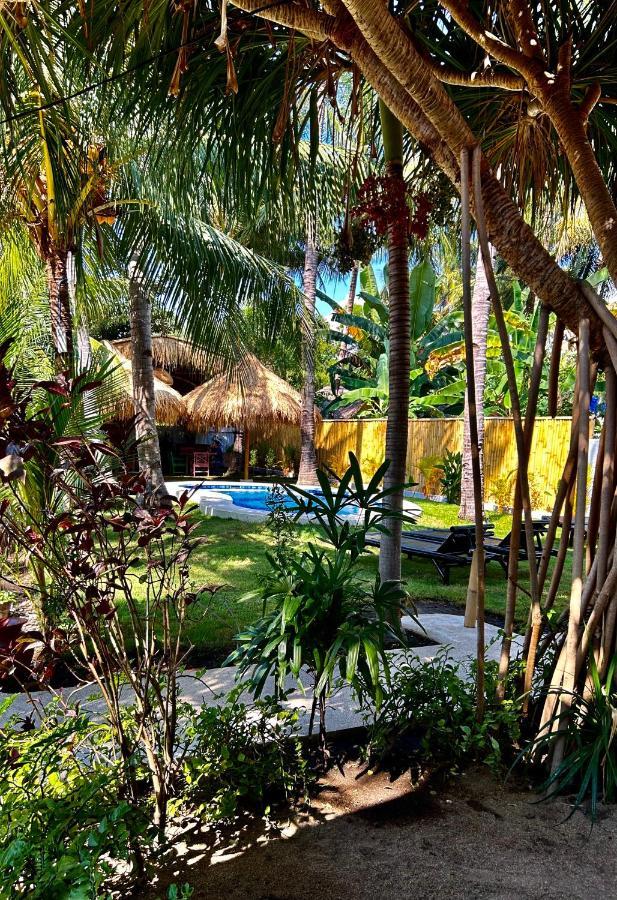 Gili Land Hotel Gili Air Bagian luar foto