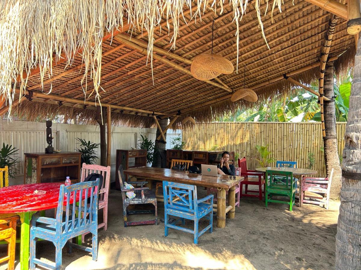 Gili Land Hotel Gili Air Bagian luar foto