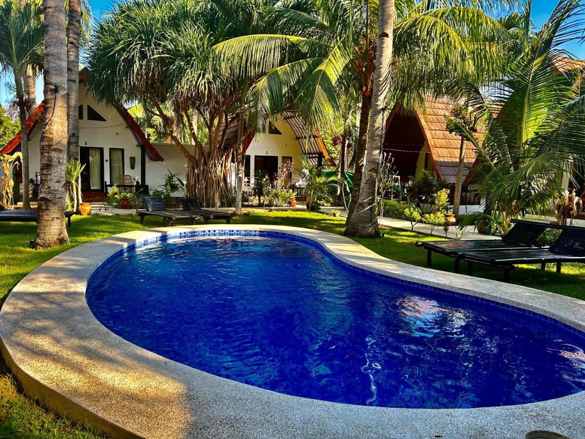 Gili Land Hotel Gili Air Bagian luar foto