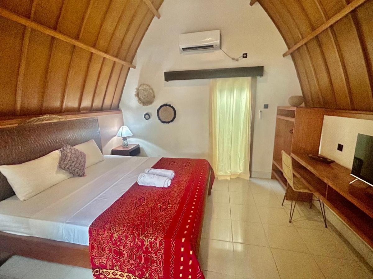 Gili Land Hotel Gili Air Bagian luar foto